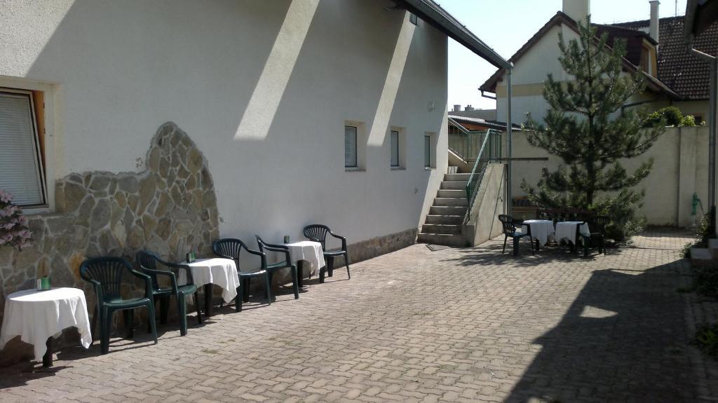 Hotel Bax Зноймо Екстериор снимка