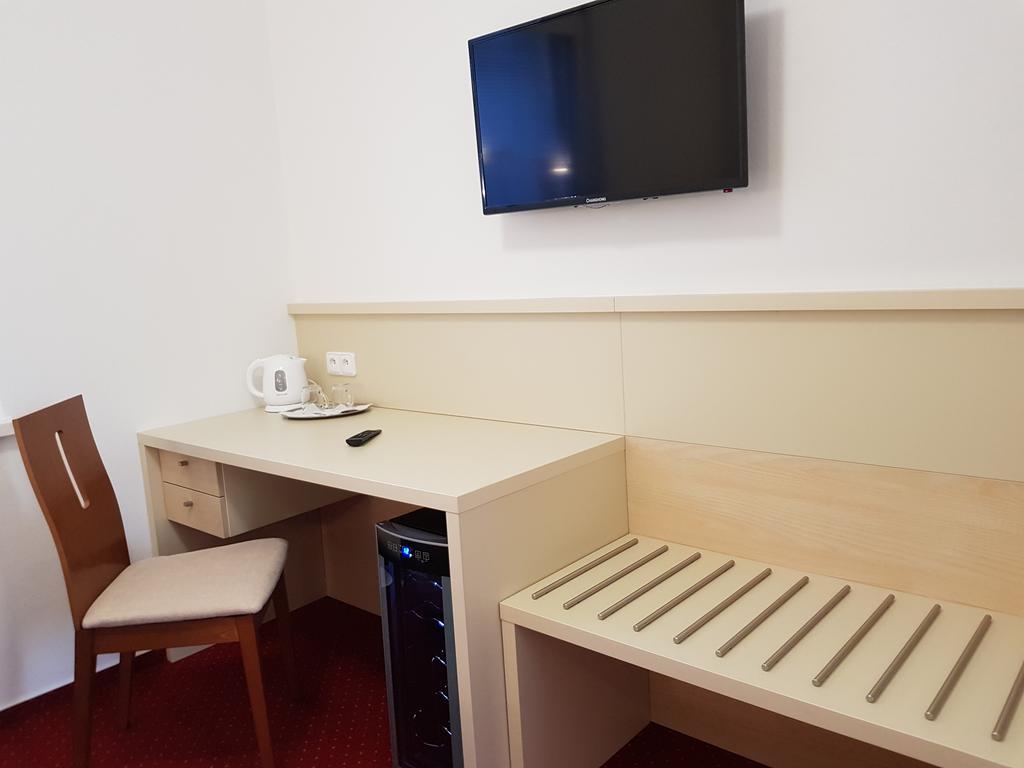 Hotel Bax Зноймо Екстериор снимка