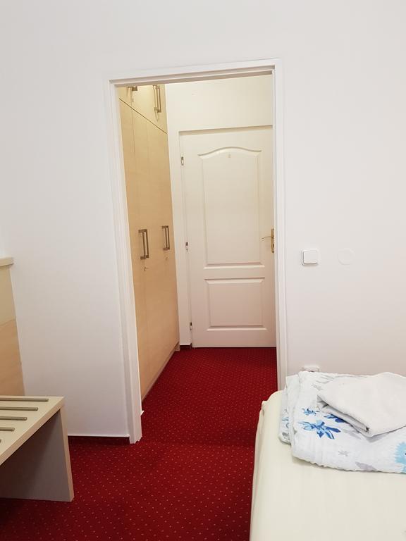 Hotel Bax Зноймо Екстериор снимка