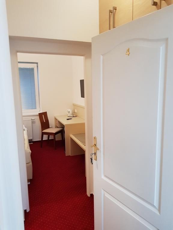 Hotel Bax Зноймо Екстериор снимка